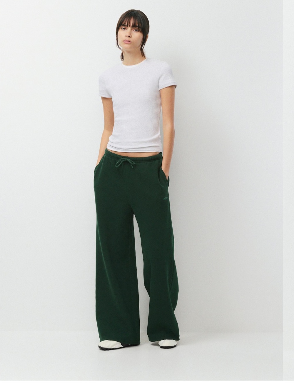 Aritzia Cozy Sweatfleece Mega Flutter sweatpant in dark green - XS 💚💚💚